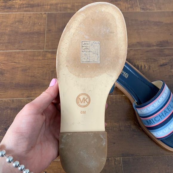 Michael Kors sandals - Picture 2 of 3